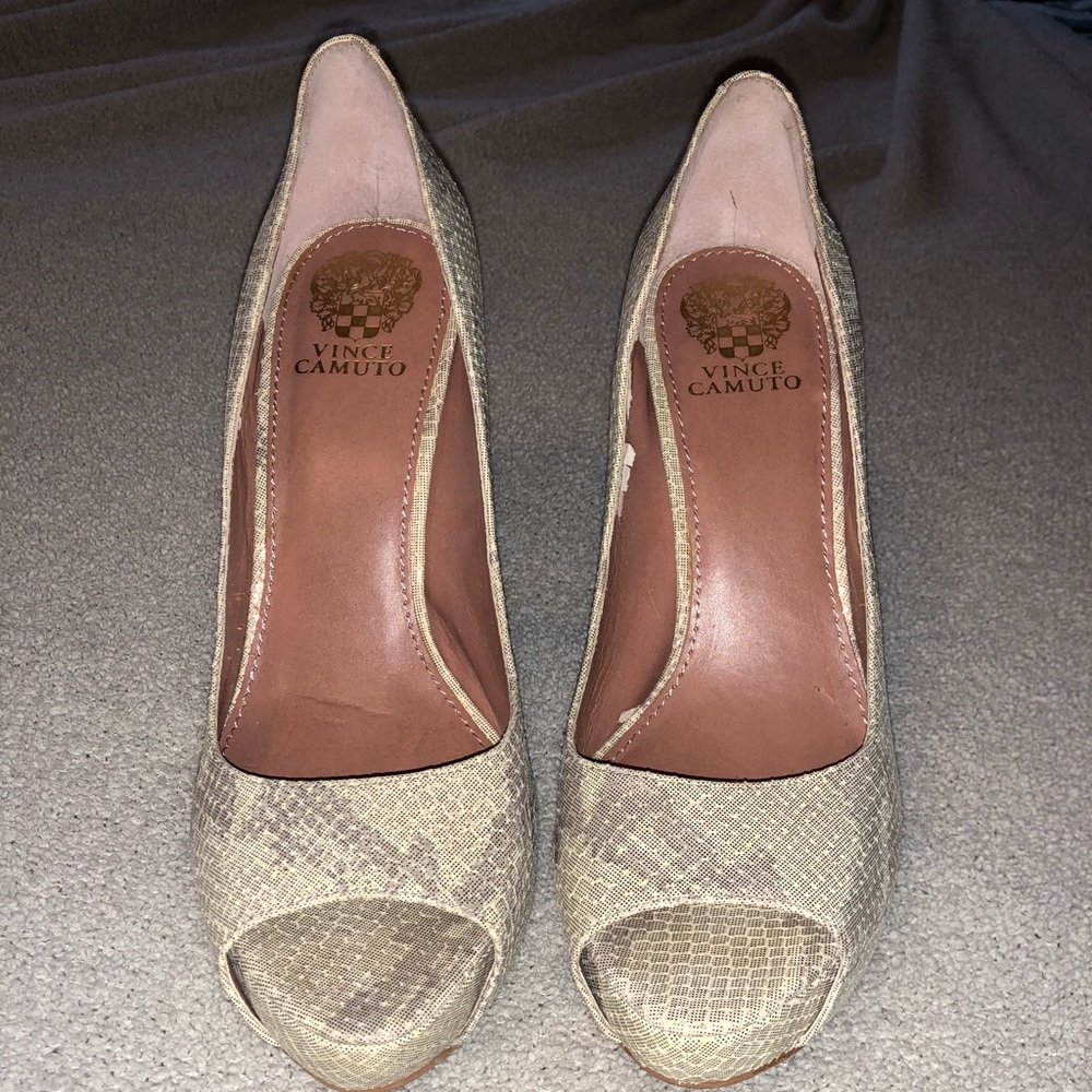 Vince Camuto iridescent snakeskin platform heel